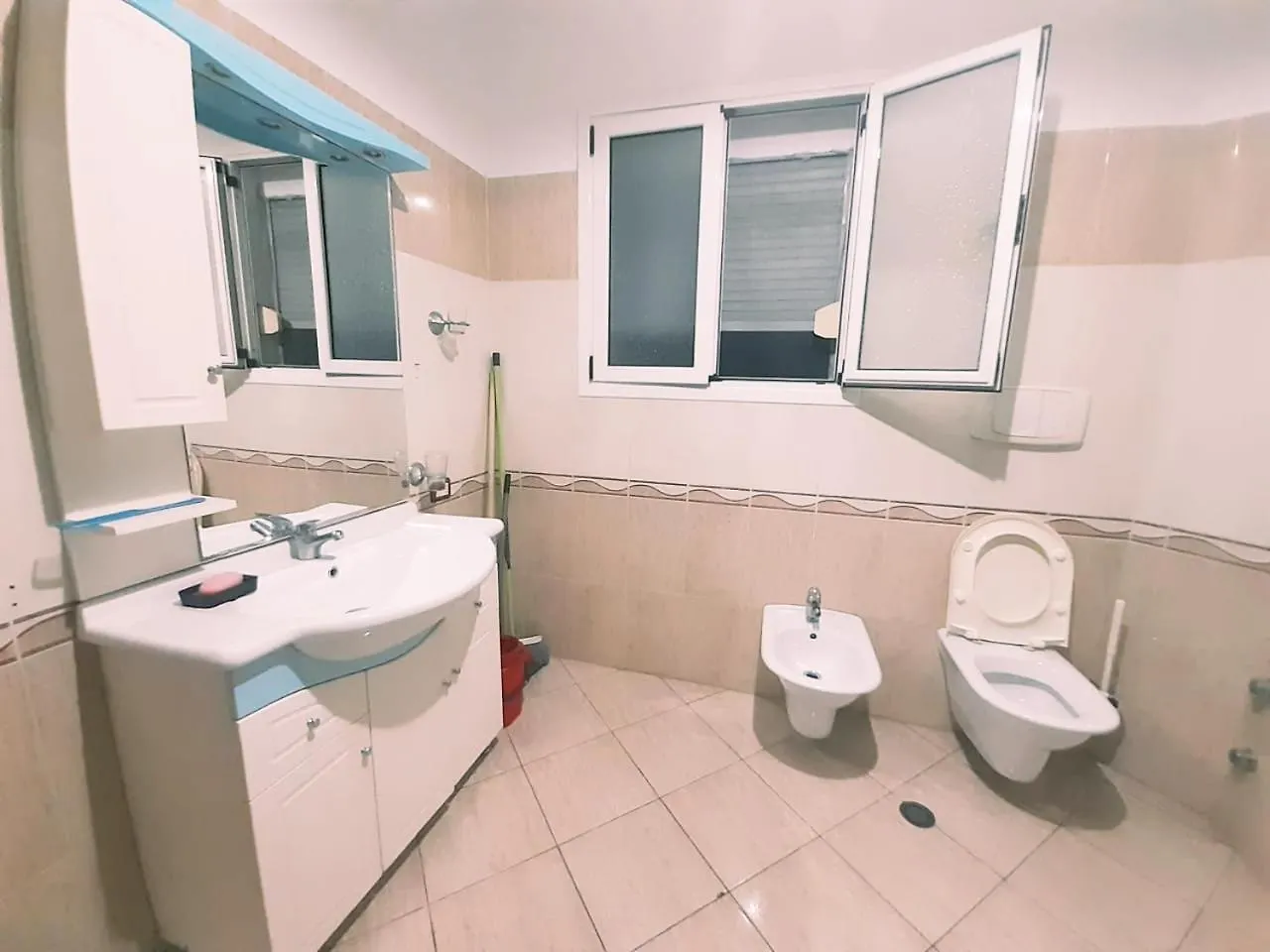 Villas Elona Best View Xhafzotaj アルバニア