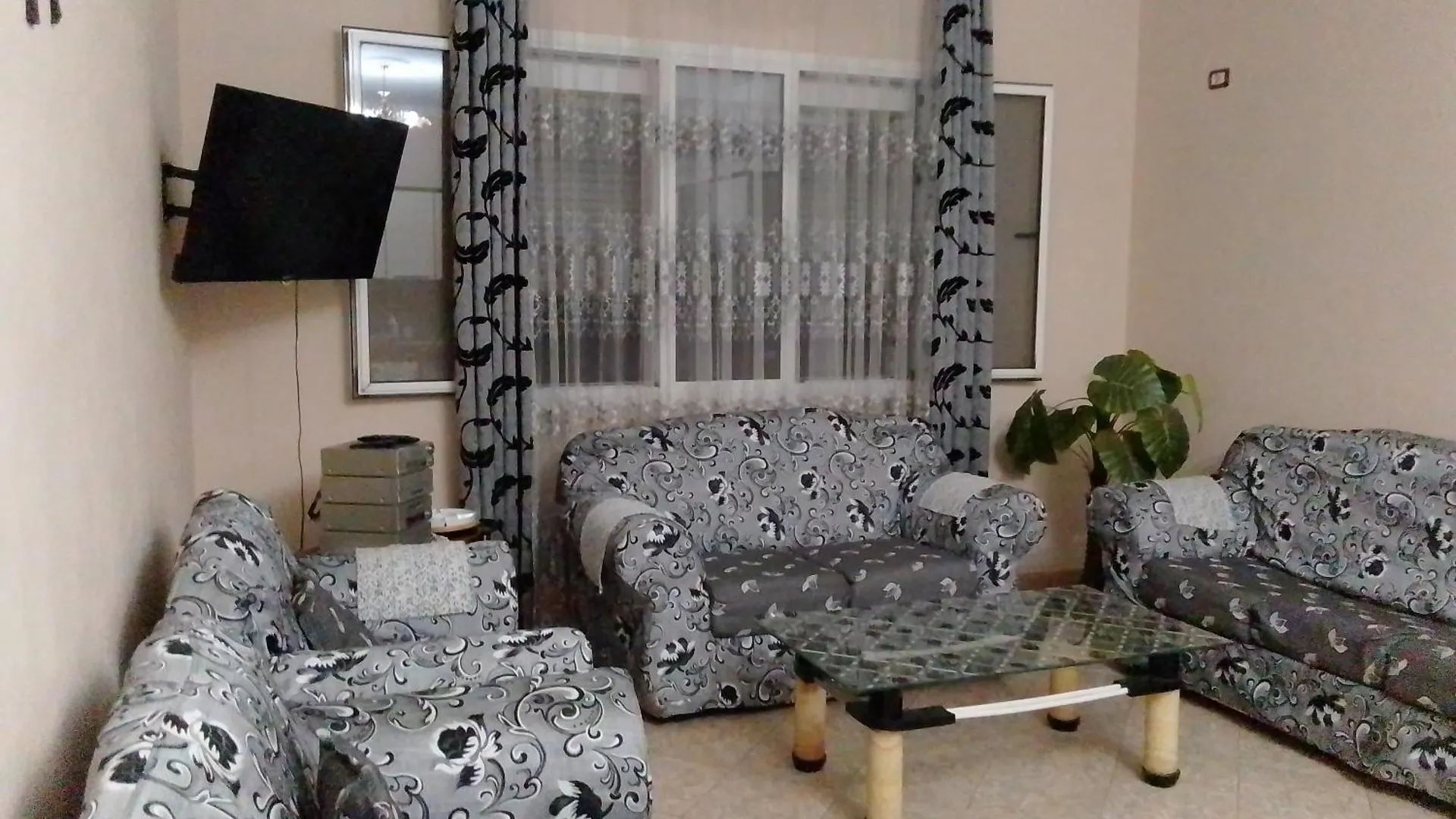 Villas Elona Best View Xhafzotaj アルバニア